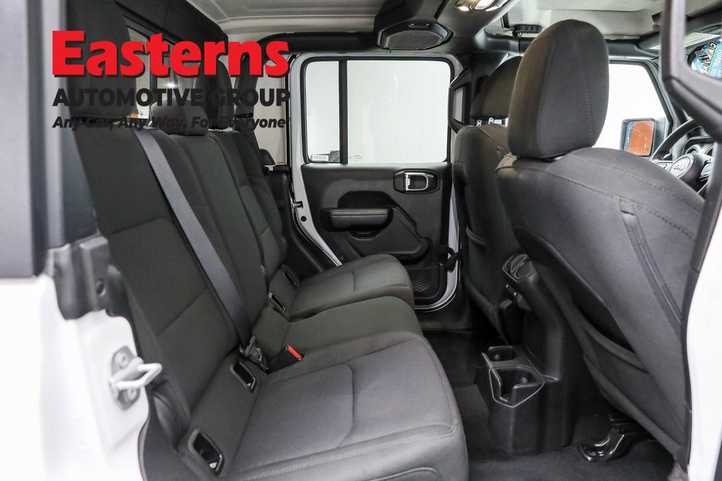 Used 2023 Jeep Gladiator Sport image 23