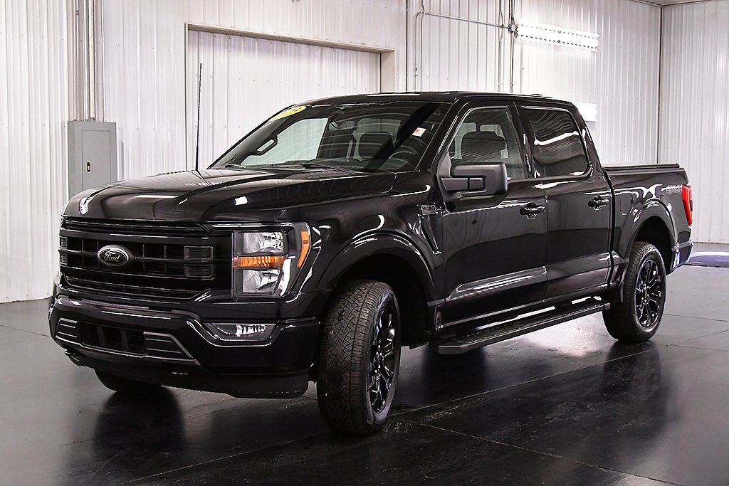 Used 2023 Ford F150 XLT w/ XLT Black Appearance Package image 3
