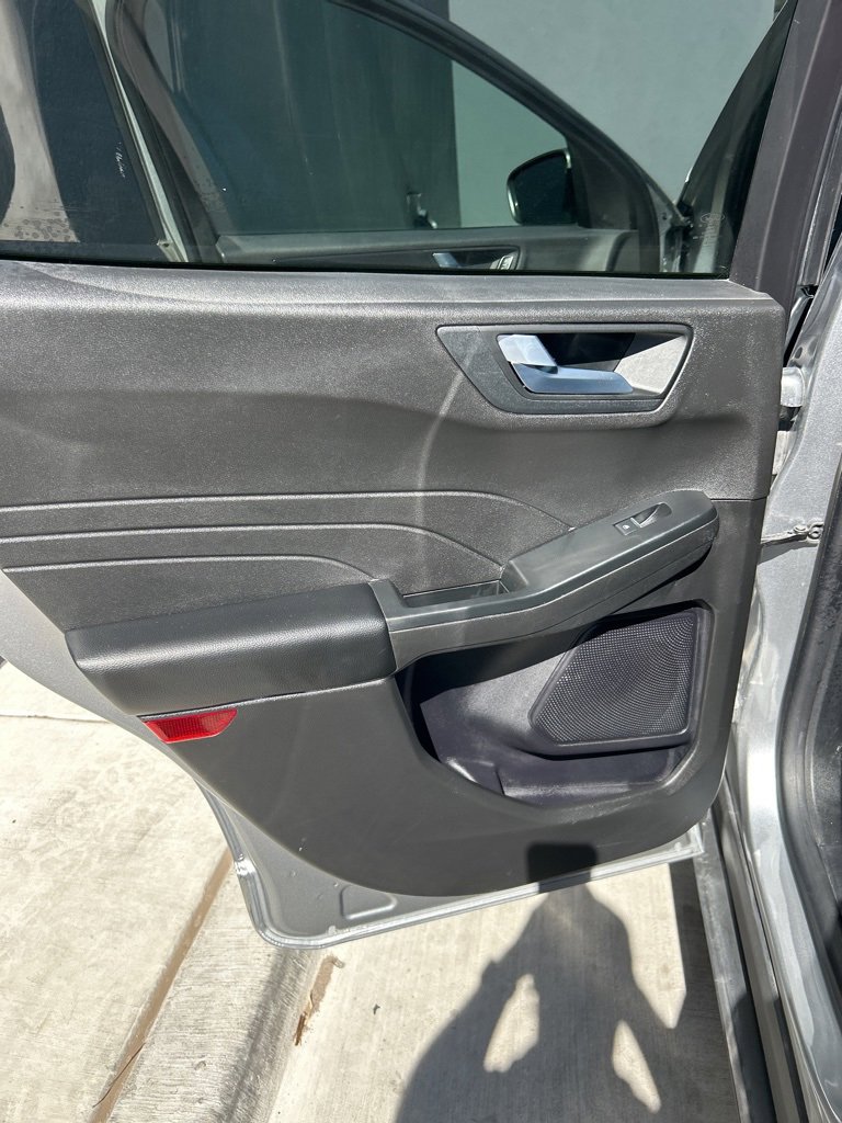 Used 2024 Ford Escape ST-Line image 13