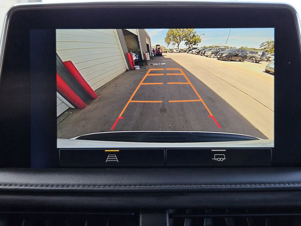 Used 2023 Chevrolet Suburban LT image 17