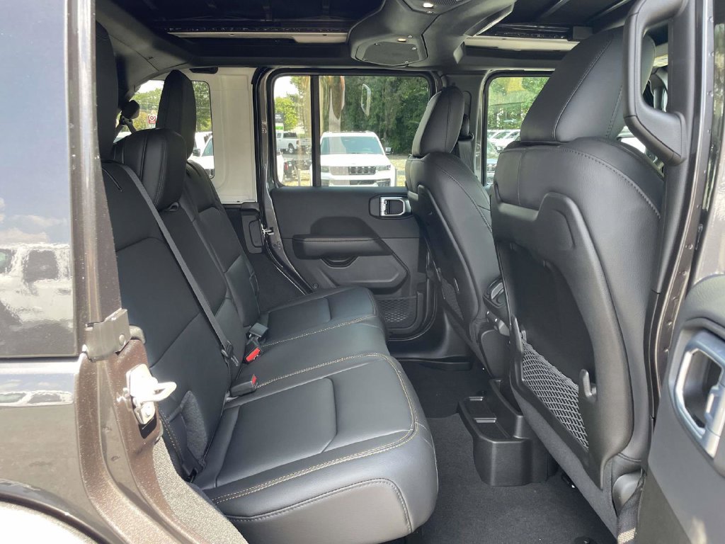New 2027 Jeep Wrangler Unlimited Sahara AWD/4WD image 18