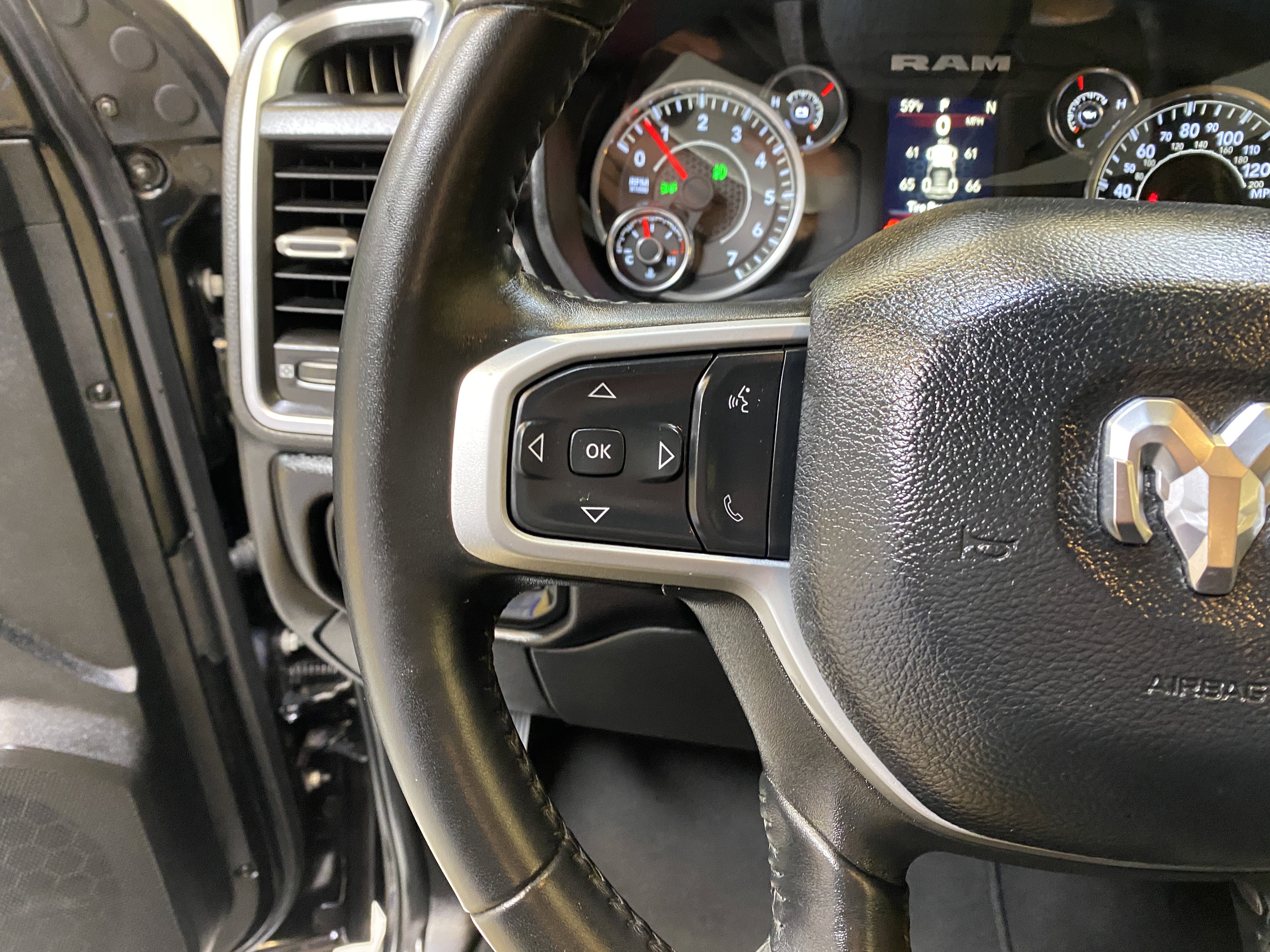 Used 2024 RAM 2500 Big Horn w/ Bed Utility Group image 33