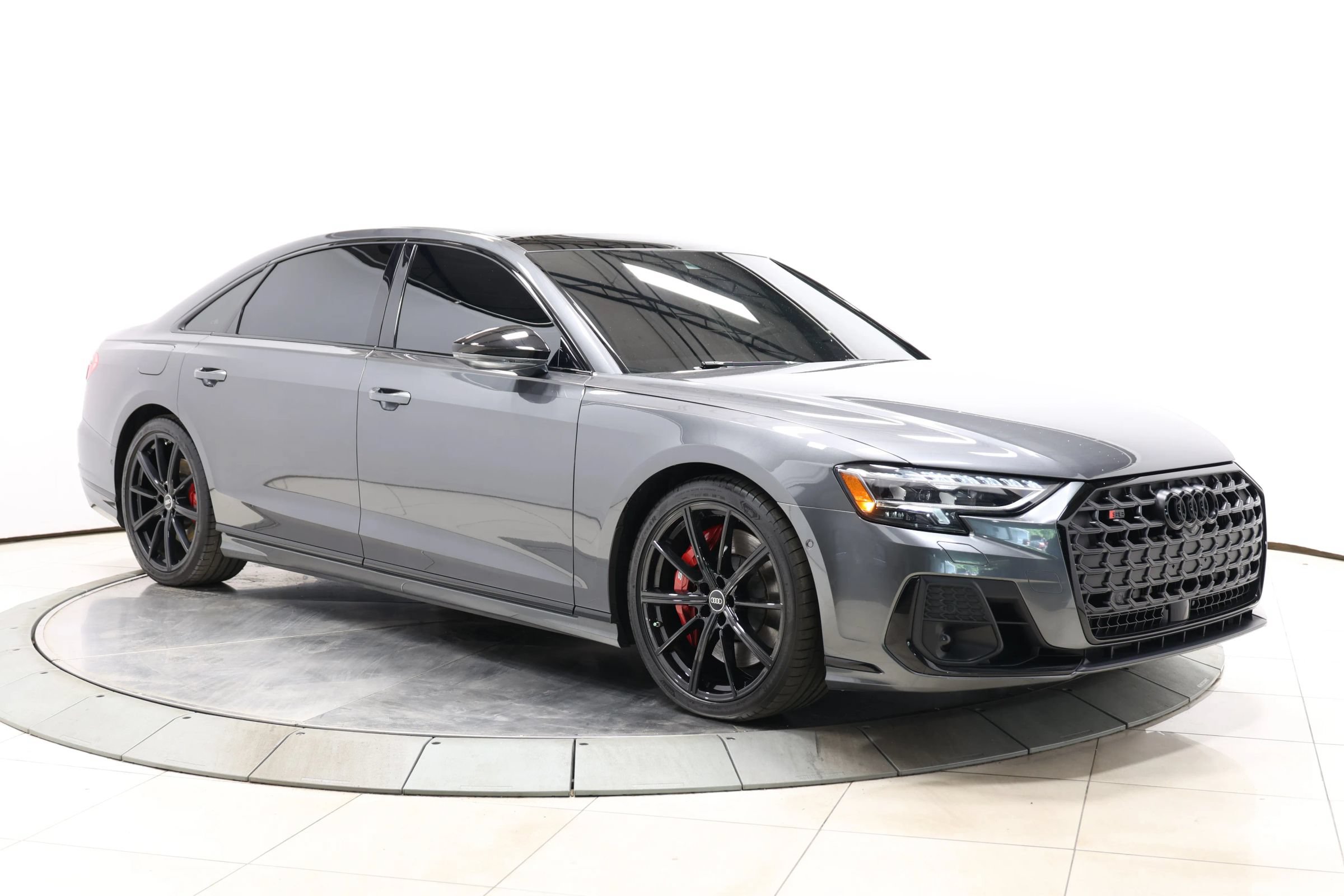 Used 2023 Audi S8 w/ S8 Comfort Plus Package AWD/4WD image 96