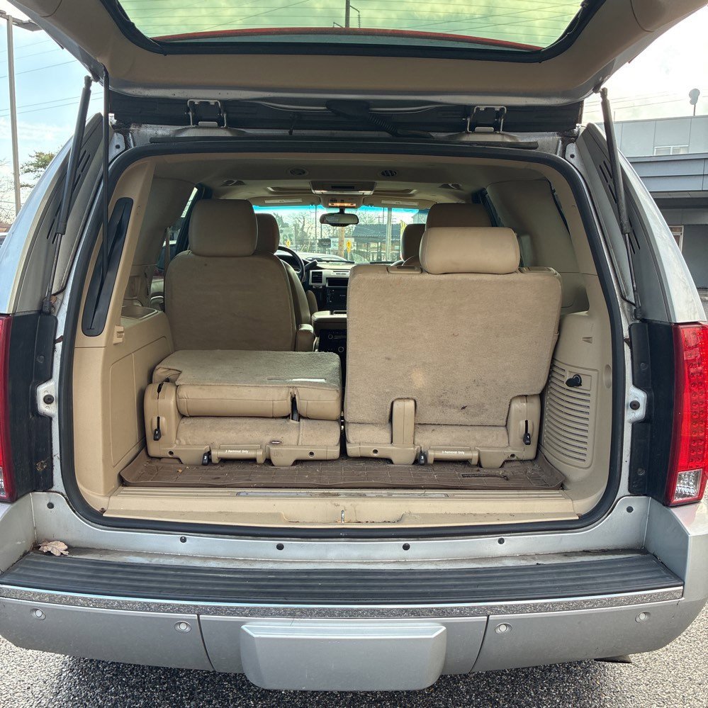 Used 2013 Cadillac Escalade Luxury image 12