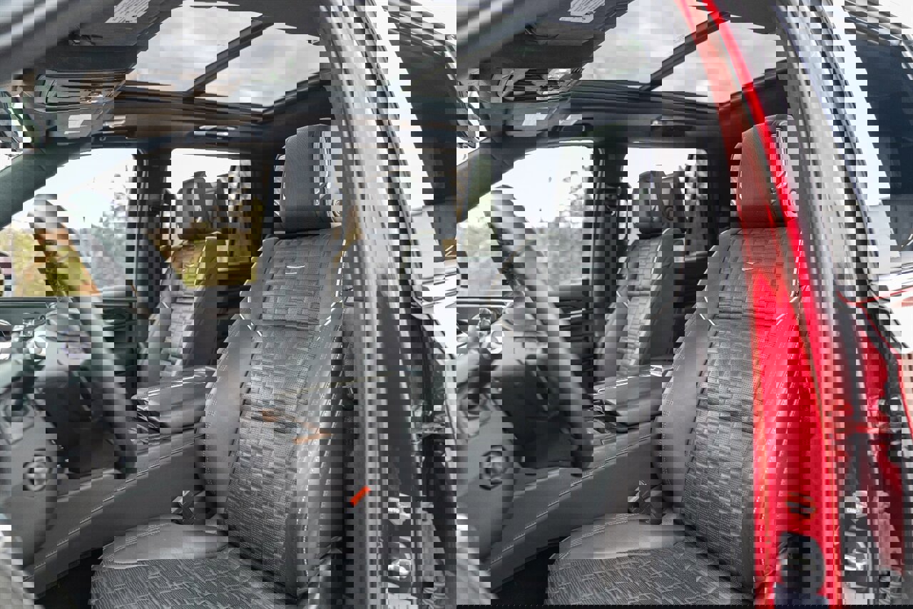 Used 2023 Cadillac Escalade Premium Luxury Platinum image 35