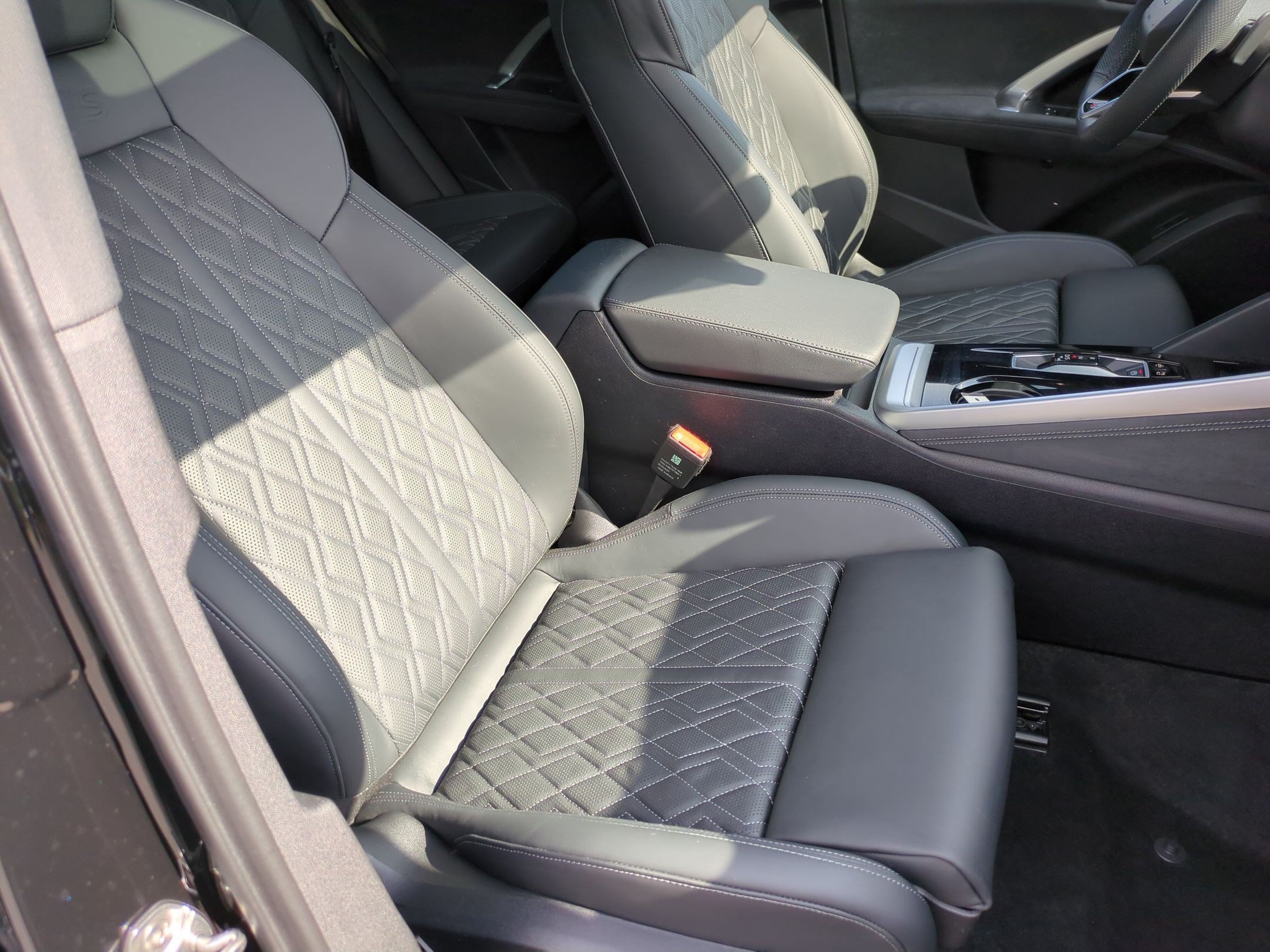 Used 2025 Audi SQ5 Prestige AWD/4WD image 36