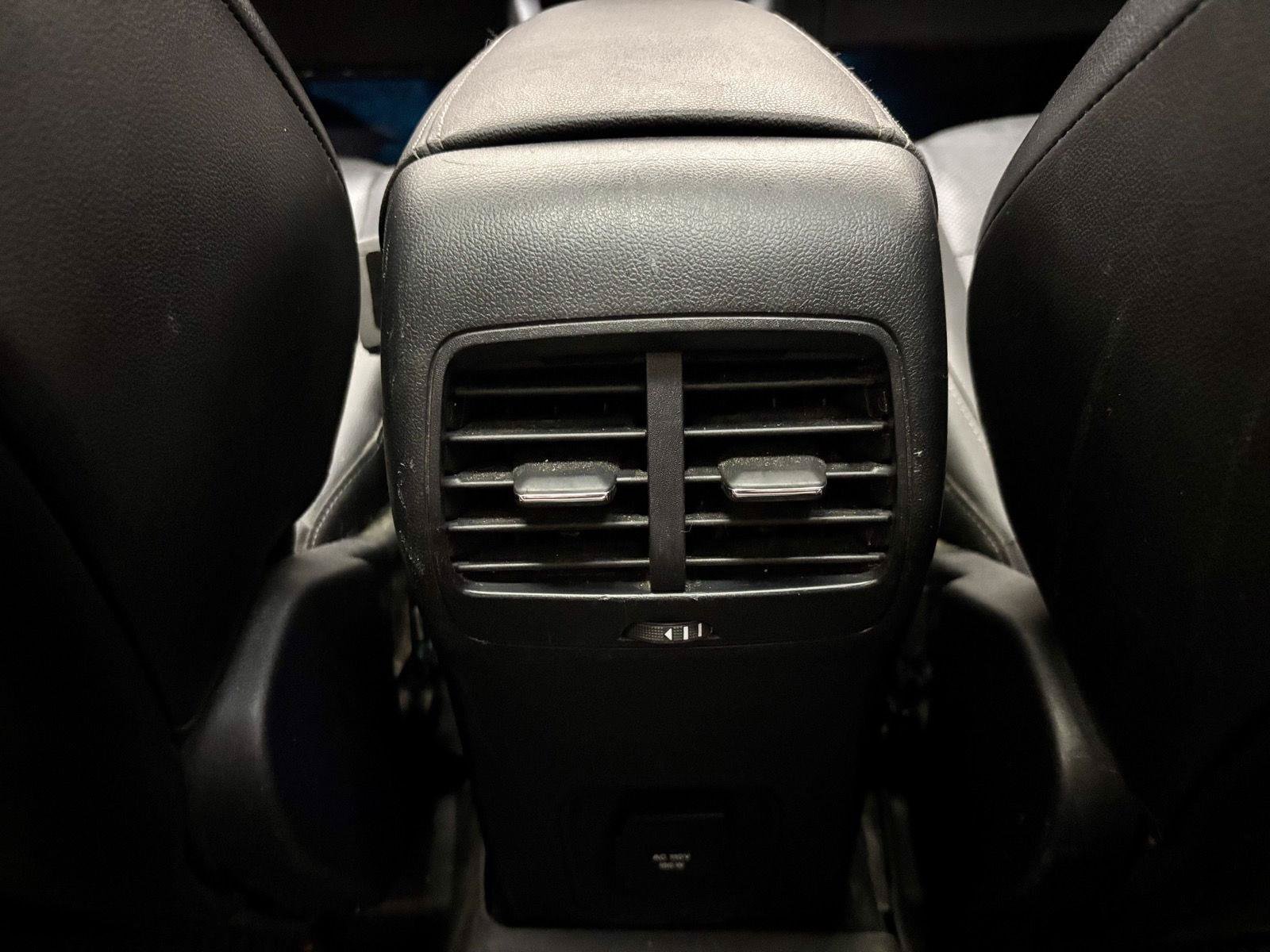 Used 2020 Ford Escape Titanium w/ Titanium Premium Package 2.0 AWD/4WD image 21