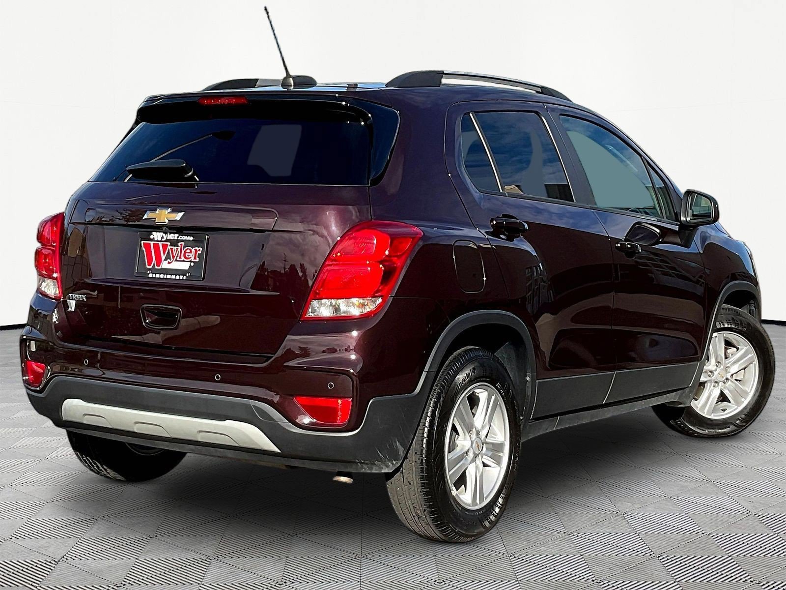 Used 2021 Chevrolet Trax LT w/ Driver Confidence Package FWD image 6