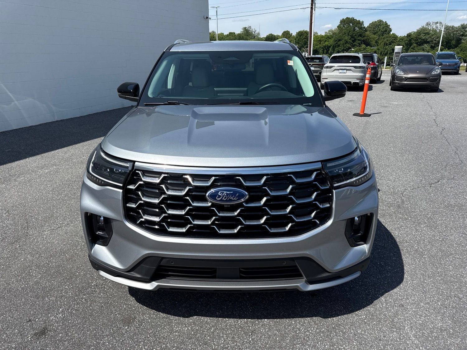 Used 2025 Ford Explorer Platinum w/ LUX Leather Package AWD/4WD image 2