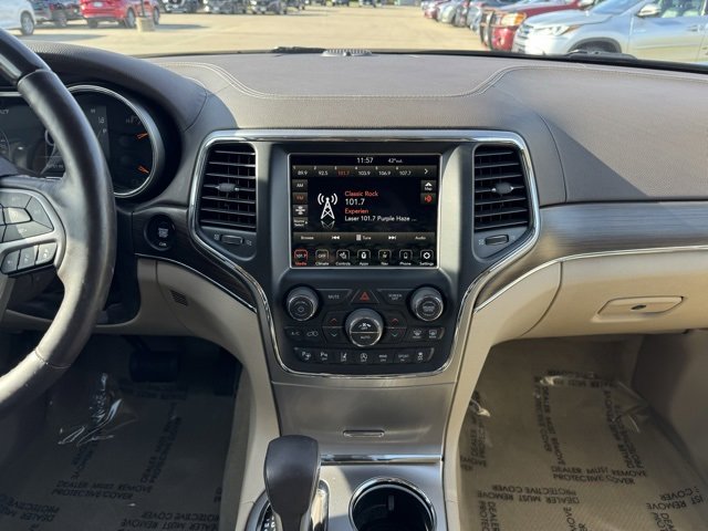 Used 2018 Jeep Grand Cherokee Overland image 2