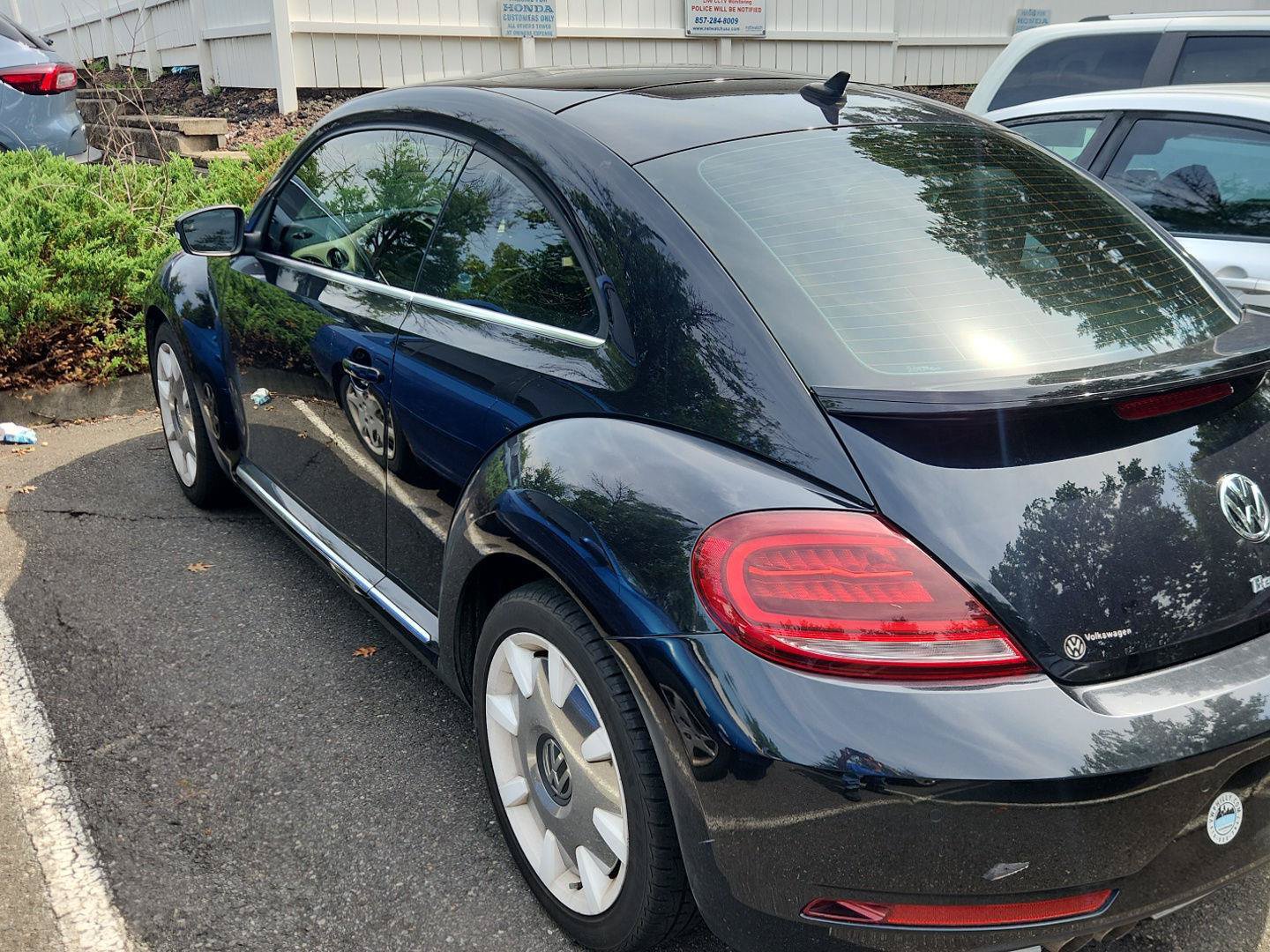 Used 2019 Volkswagen Beetle 2.0T Final Edition SEL FWD image 4