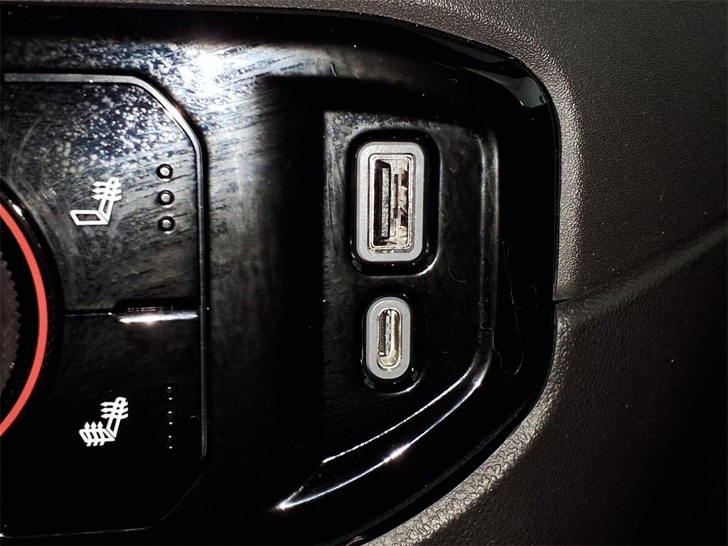 Used 2022 Chevrolet Silverado 1500 LT image 24