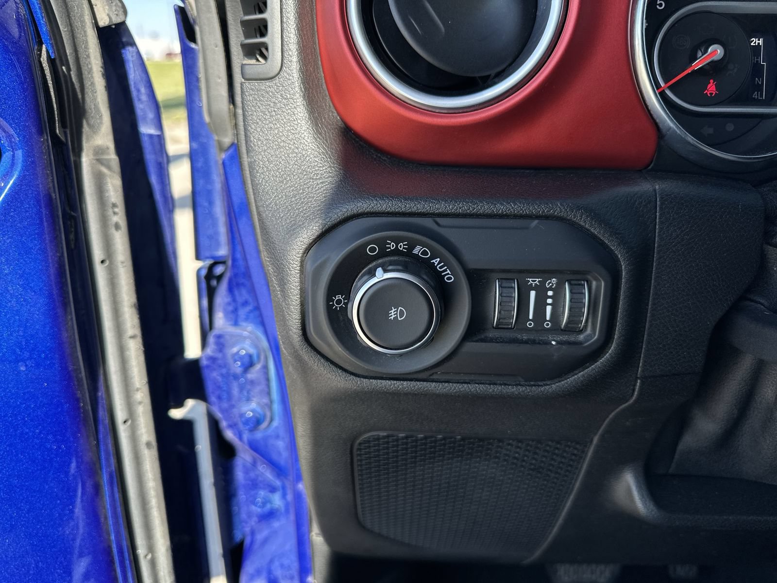 Used 2018 Jeep Wrangler Unlimited Rubicon AWD/4WD image 18