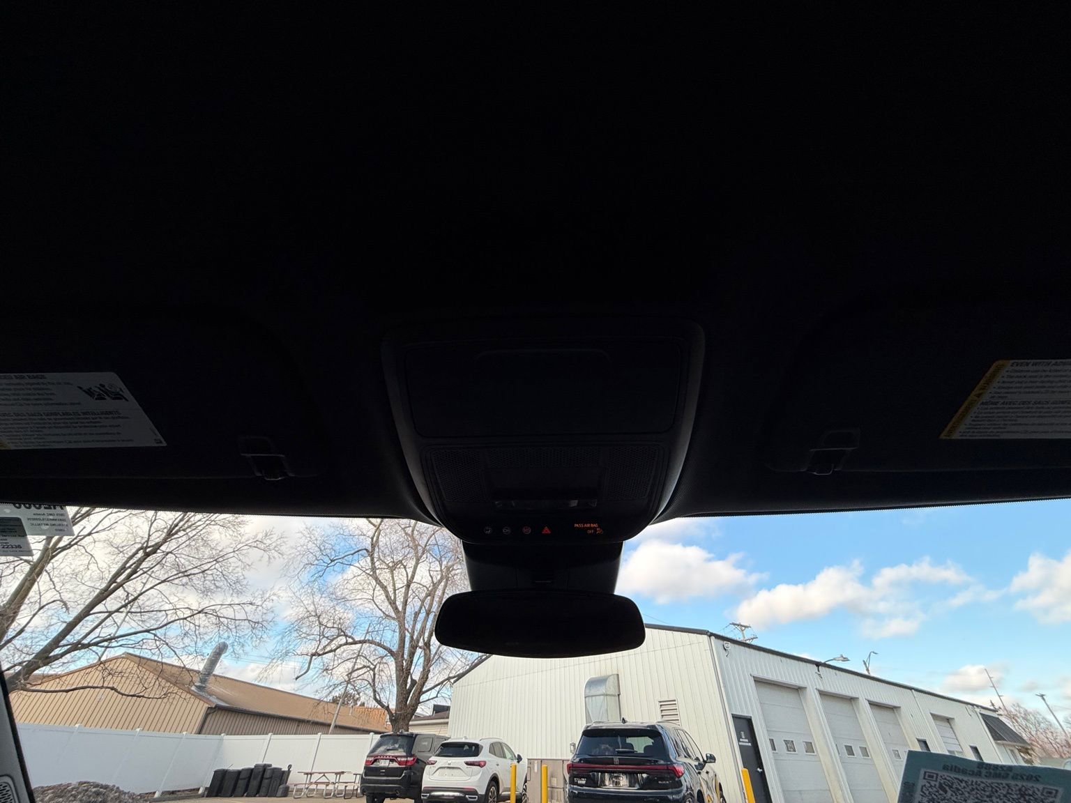 Used 2025 GMC Acadia Elevation image 22