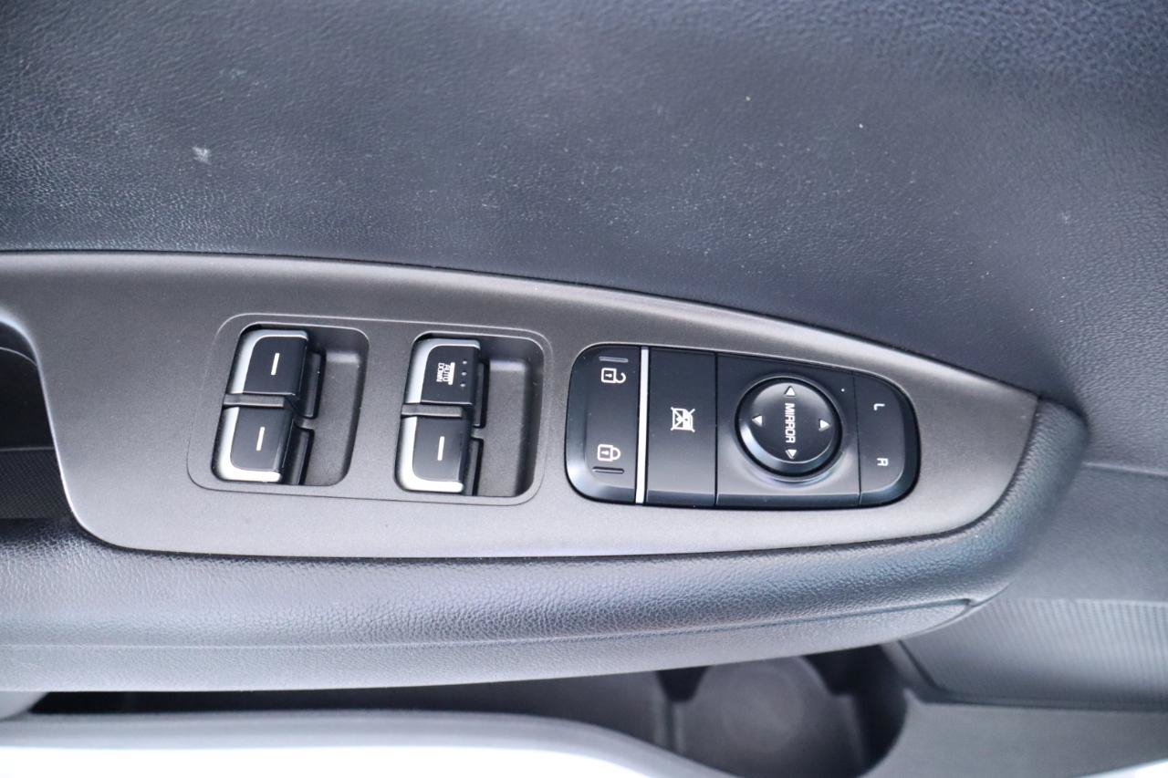Used 2018 Kia Optima LX FWD image 25