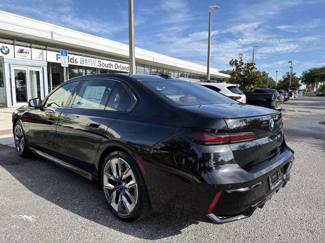 New 2025 BMW 750e xDrive w/ Premium Package image 5