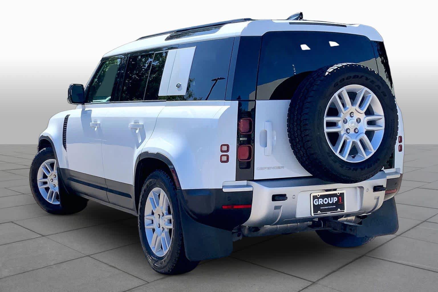 Used 2024 Land Rover Defender 110 S AWD/4WD image 11