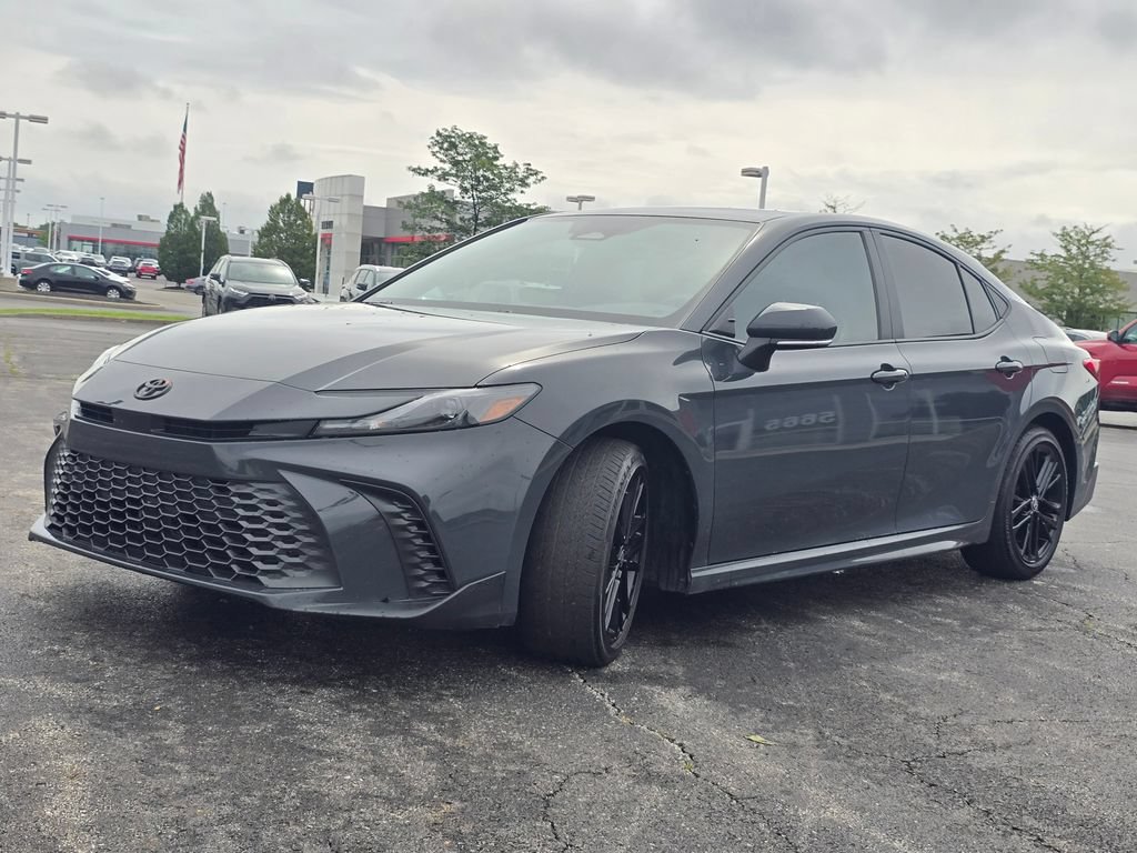 Used 2025 Toyota Camry SE FWD image 11