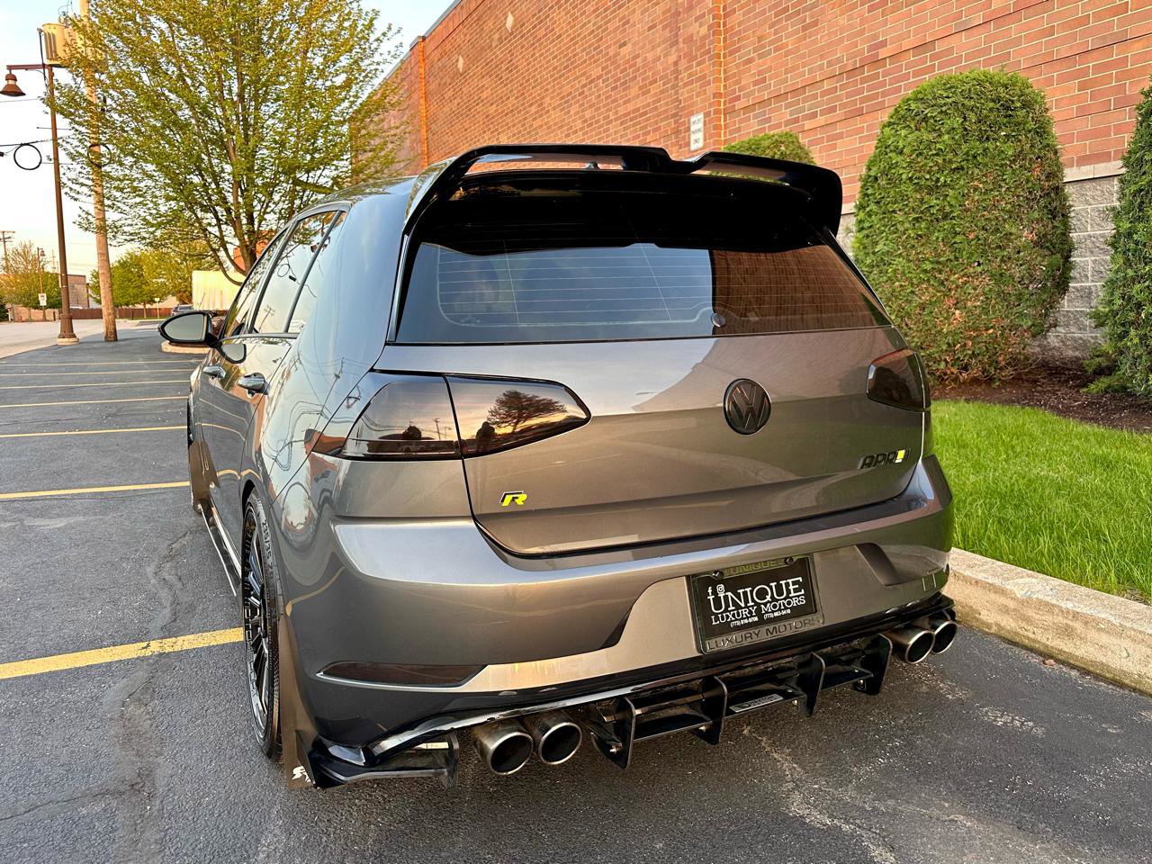 Used 2019 Volkswagen Golf R 4-Door AWD/4WD image 10