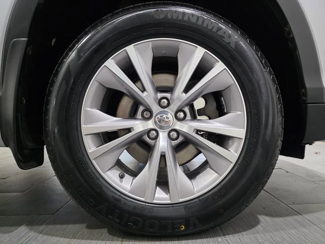 Used 2014 Toyota Highlander XLE AWD/4WD image 26