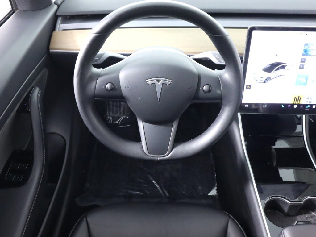 Used 2020 Tesla Model 3 Standard Range Plus image 31