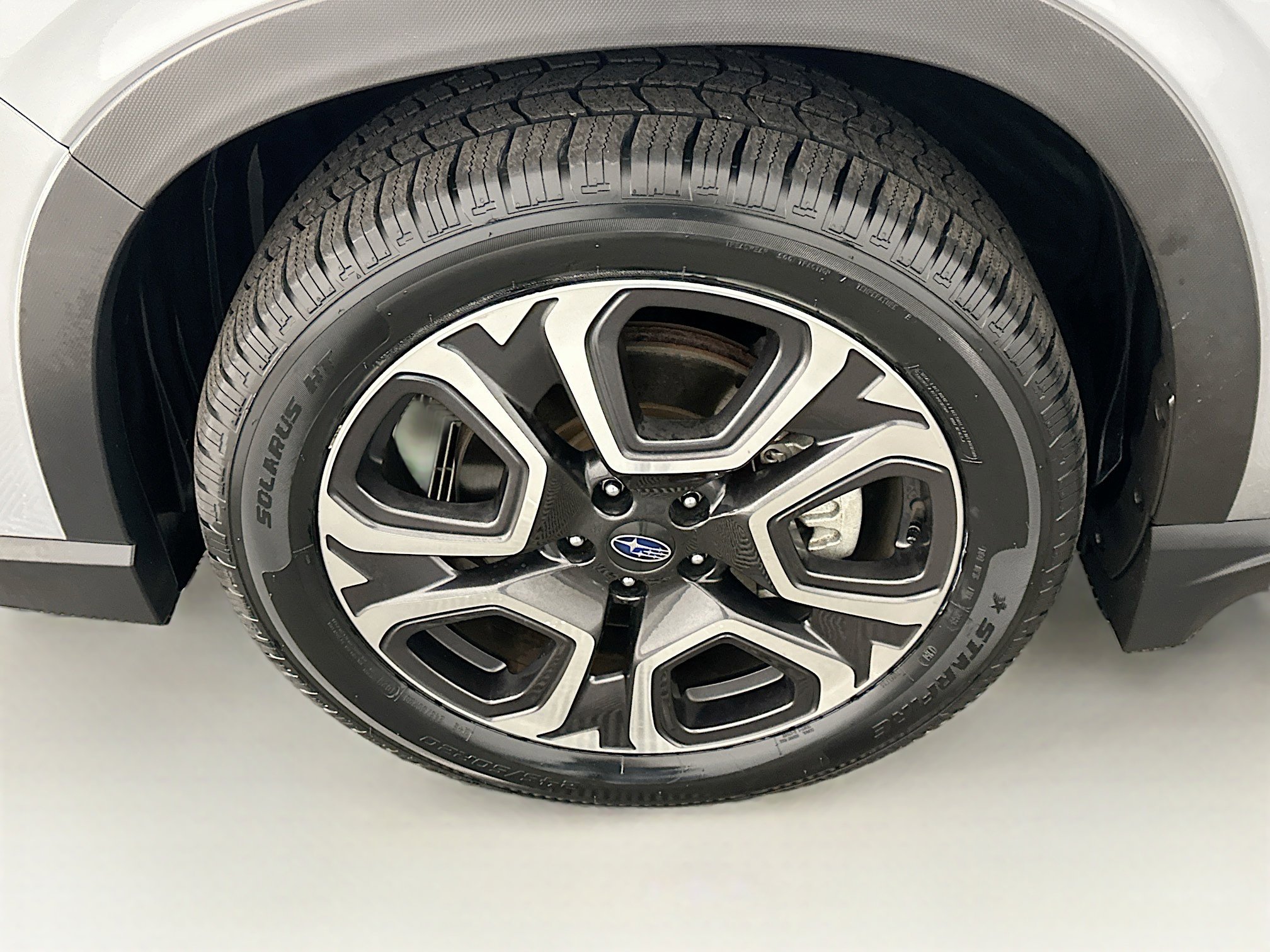 Used 2023 Subaru Ascent Limited w/ Technology Package image 11