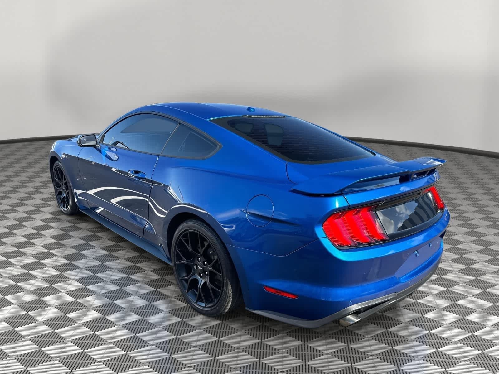 Used 2018 Ford Mustang Premium w/ Ecoboost Performance Package RWD image 11