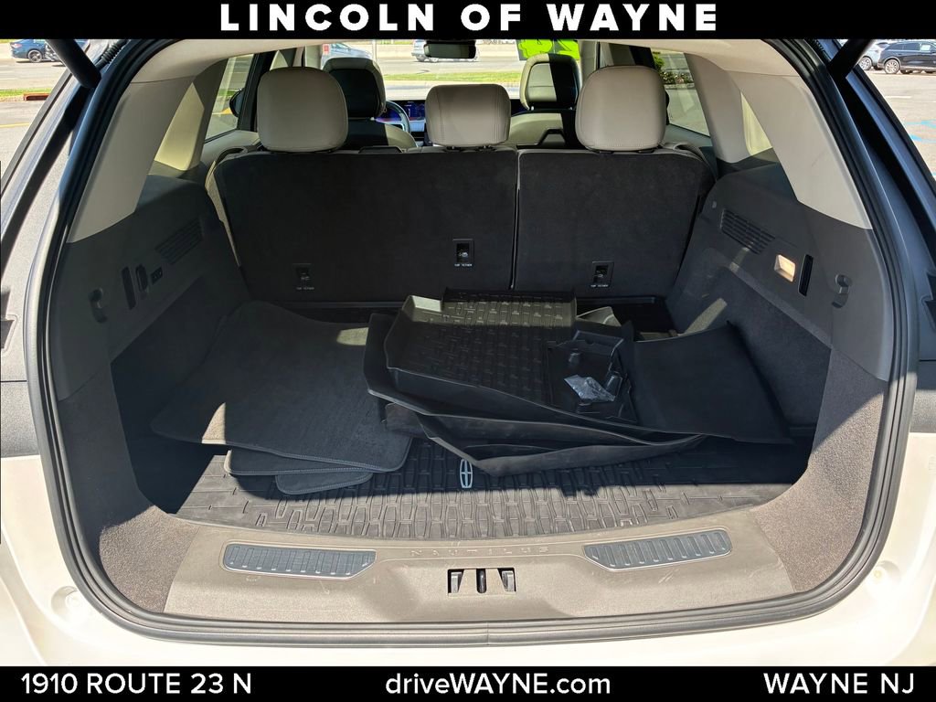 Certified 2024 Lincoln Nautilus Reserve w/ Equipment Group 202A AWD/4WD image 7