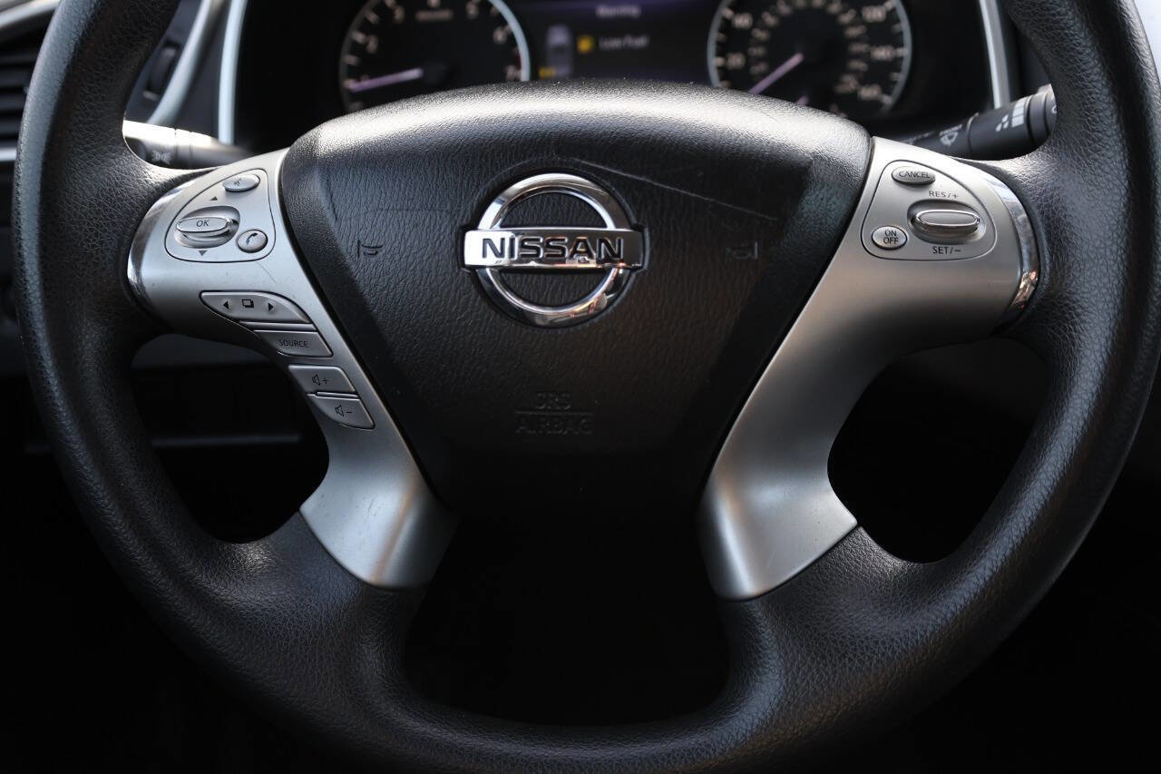 Used 2016 Nissan Murano S FWD image 18