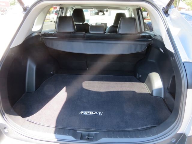 Used 2021 Toyota RAV4 XLE Premium image 18