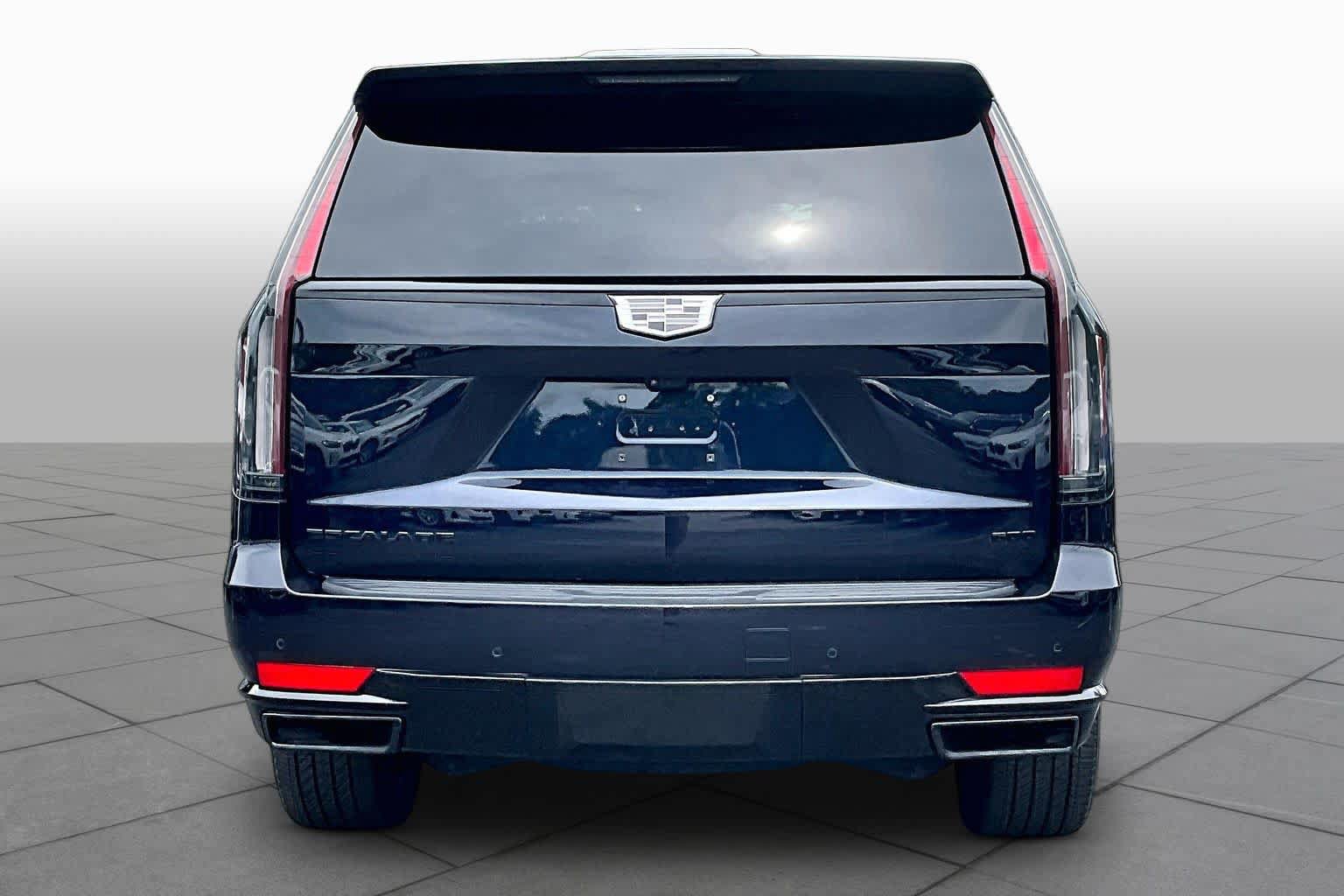 Used 2024 Cadillac Escalade Sport Platinum w/ LPO, ONYX Package AWD/4WD image 8