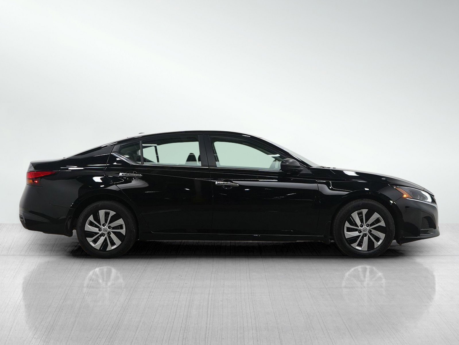 Used 2025 Nissan Altima 2.5 S image 6
