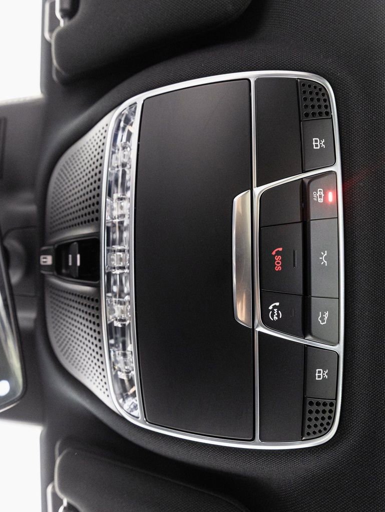 Used 2020 Mercedes-Benz S 560 4MATIC Sedan image 23