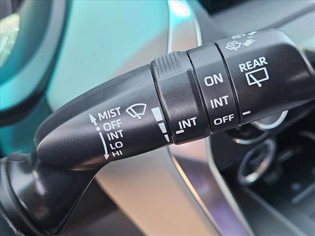 Used 2023 Toyota Venza LE AWD/4WD image 16