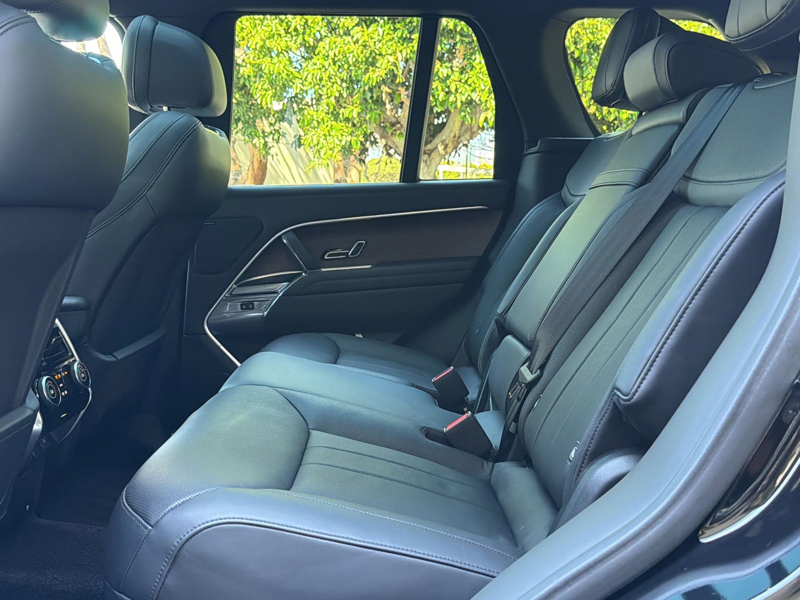 Used 2024 Land Rover Range Rover SE image 14