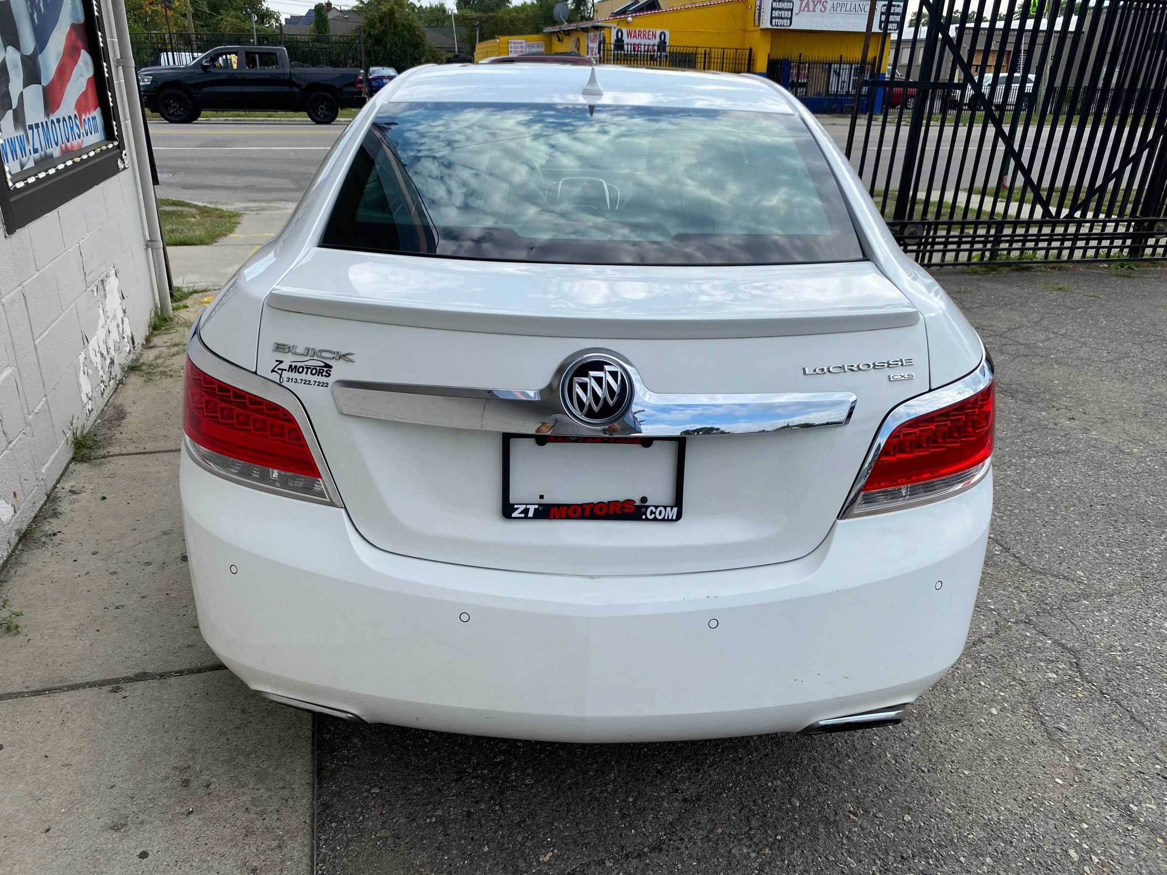 Used 2011 Buick LaCrosse CXS w/ Driver Confidence Package FWD image 7