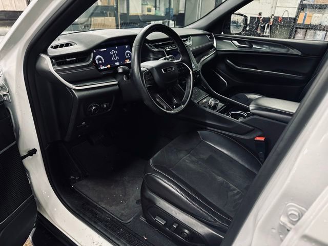 Used 2022 Jeep Grand Cherokee Altitude image 17