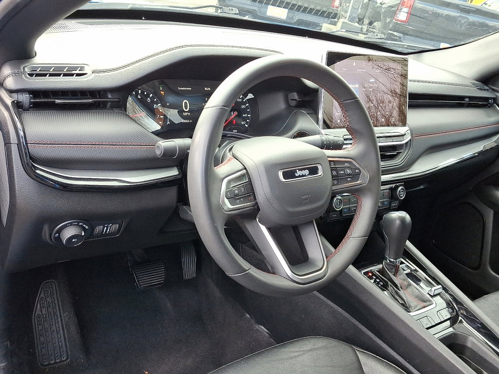 Used 2024 Jeep Compass Trailhawk image 25