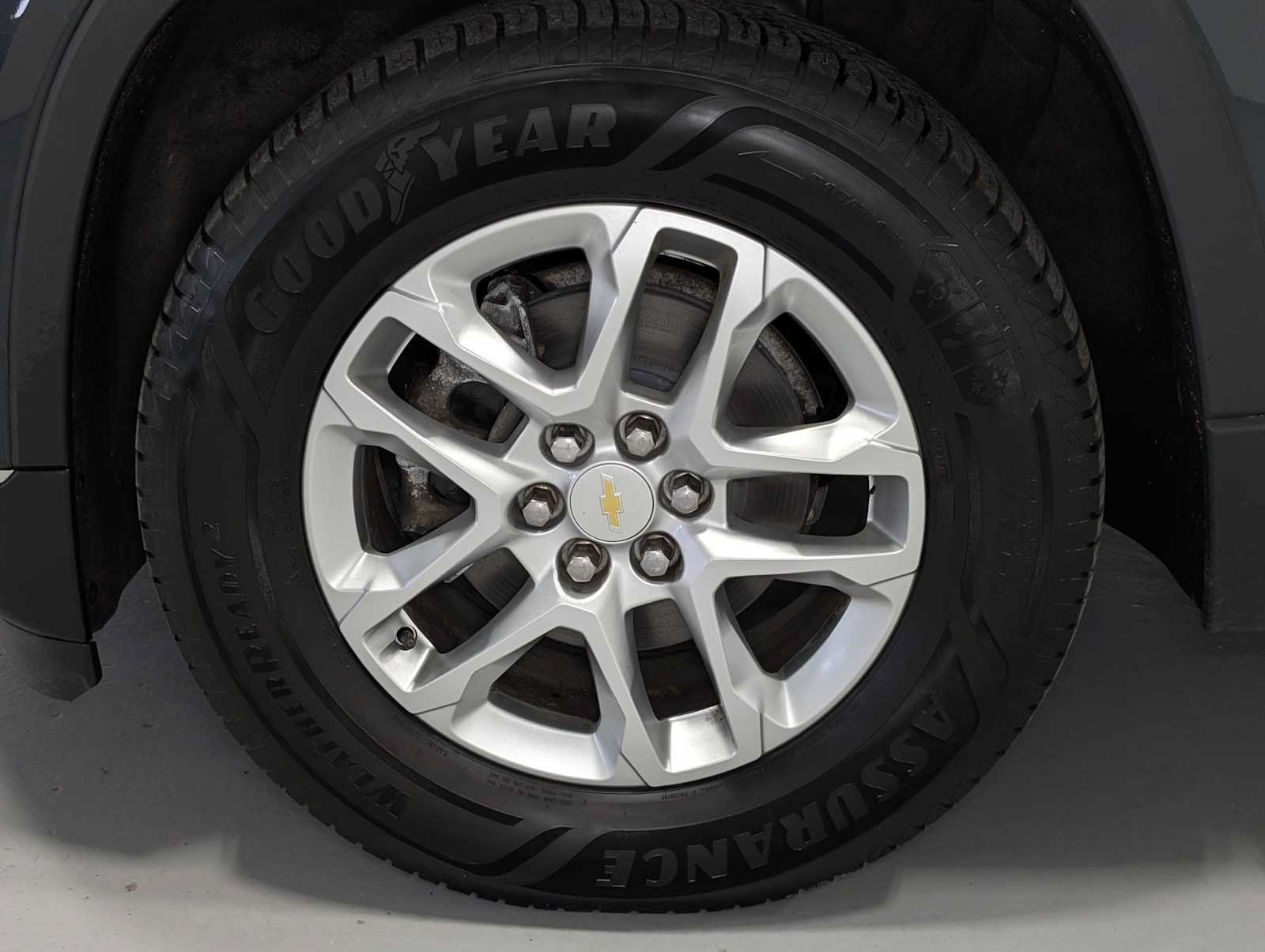 Used 2021 Chevrolet Traverse LT AWD/4WD image 3