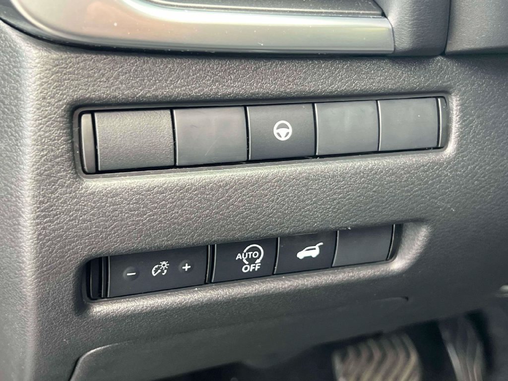 Used 2024 Nissan Rogue SV AWD/4WD image 22