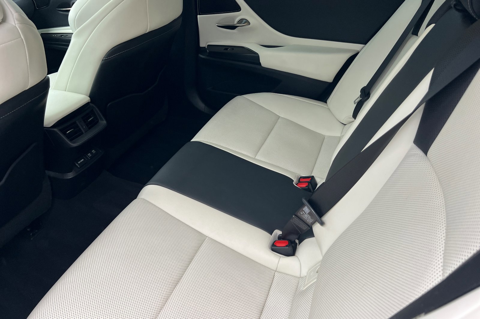 Used 2021 Lexus ES 350 F Sport image 12