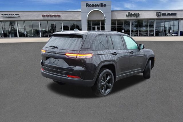 New 2025 Jeep Grand Cherokee Limited w/ Black Appearance Package image 3