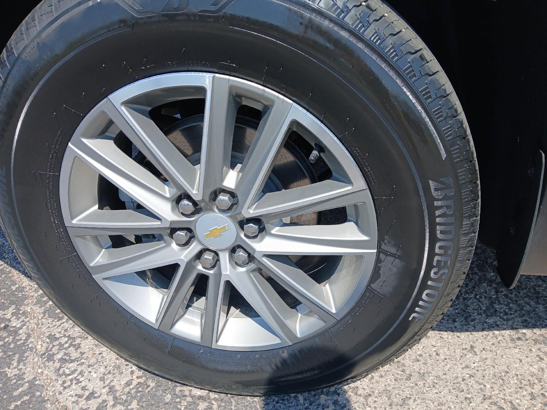 Used 2023 Chevrolet Traverse LT FWD image 8
