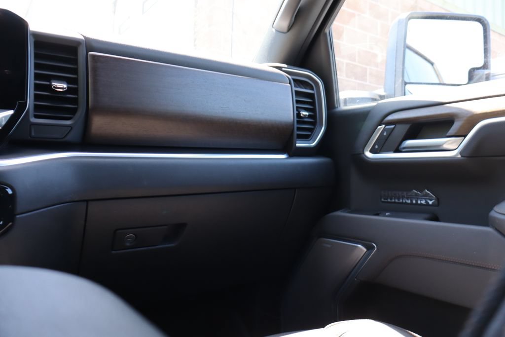 Used 2026 Chevrolet Silverado 1500 High Country w/ High Country Premium Package AWD/4WD image 47