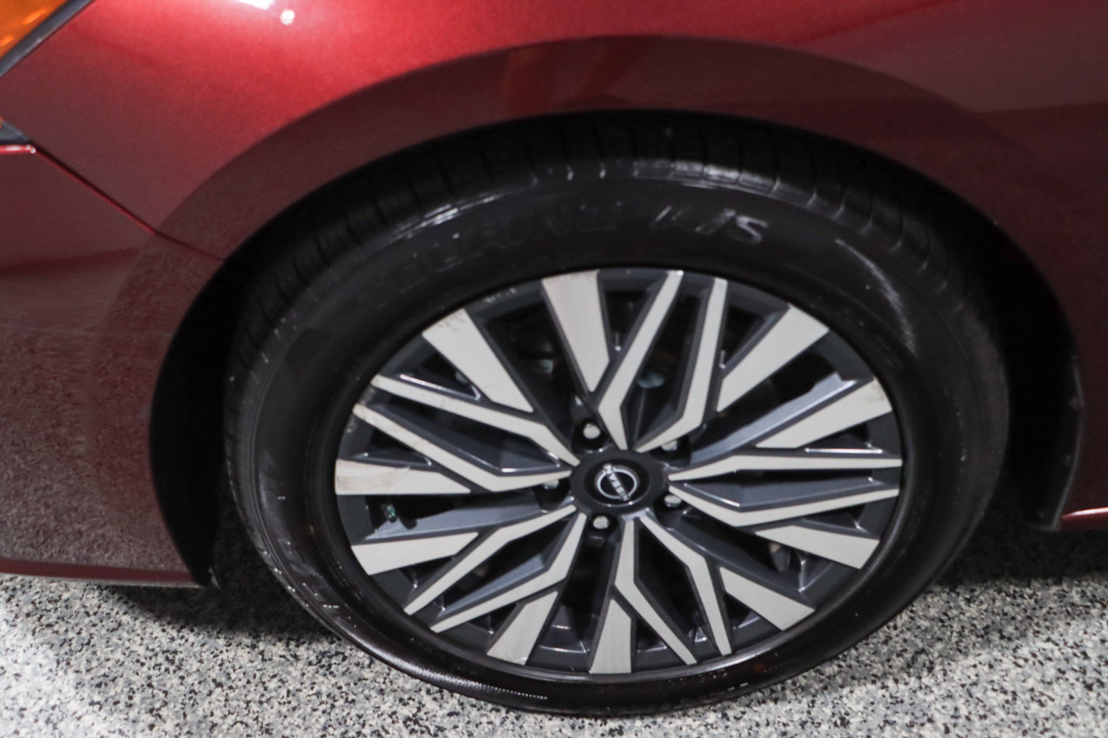 Used 2024 Nissan Altima 2.5 SV FWD image 11