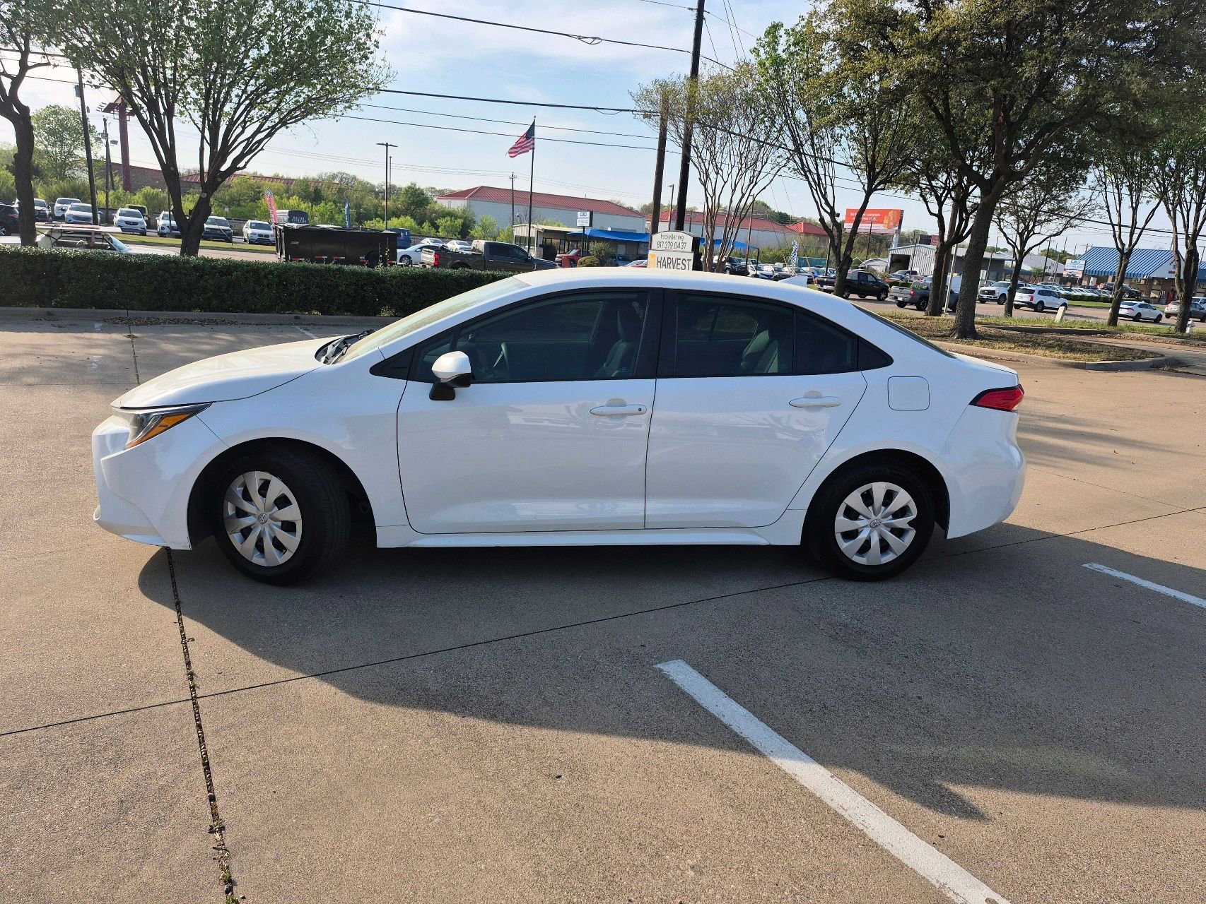 Used 2020 Toyota Corolla L image 2