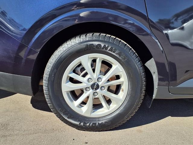 Used 2024 Kia Carnival LX image 20