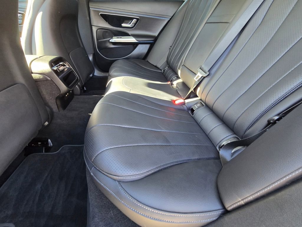 Used 2025 Mercedes-Benz E 350 Sedan image 11