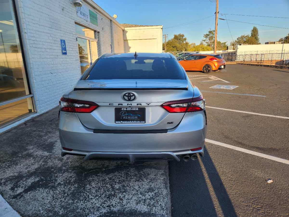 Used 2021 Toyota Camry SE w/ Carpet Mat Package (TMS) FWD image 5