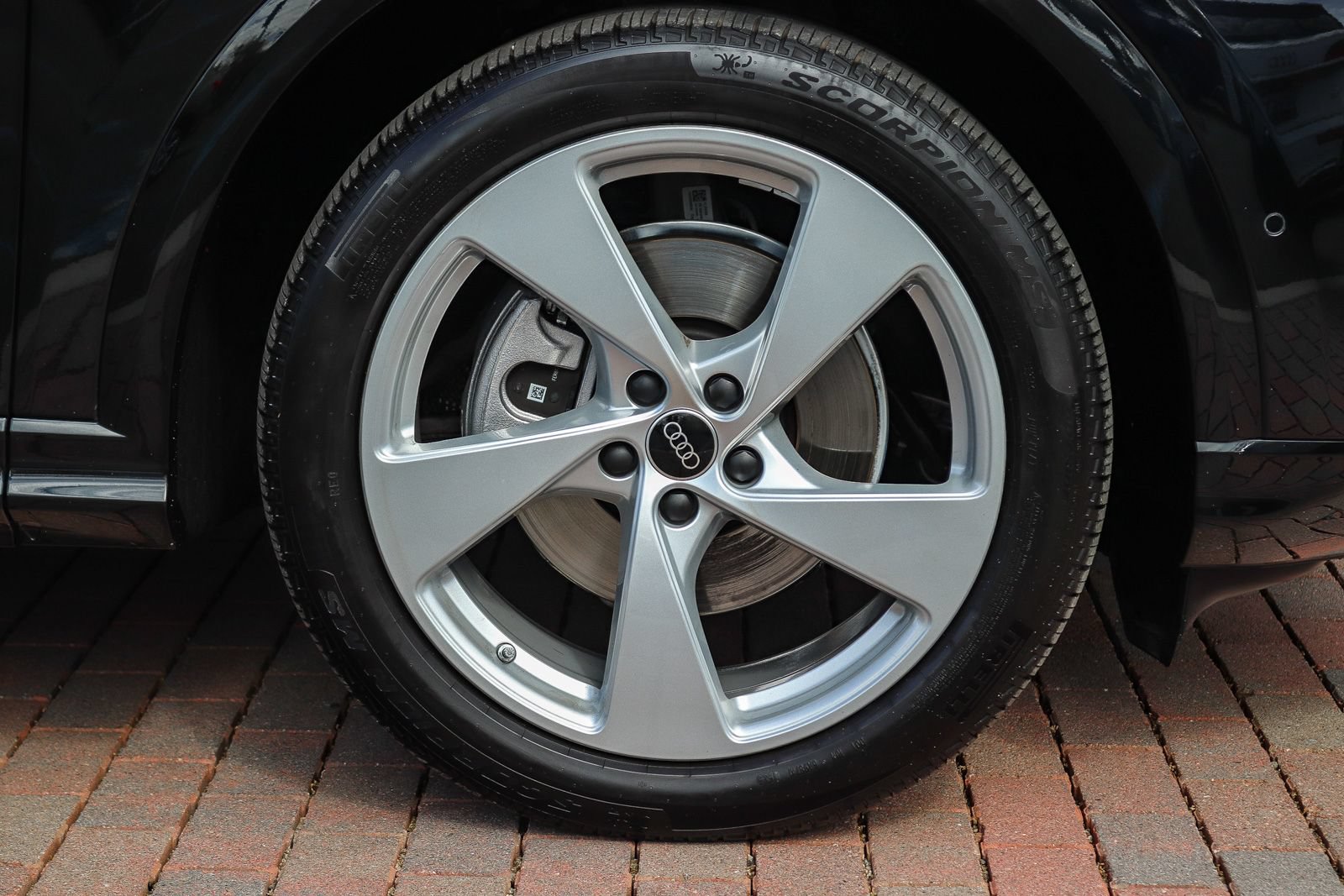 Certified 2025 Audi Q5 Prestige AWD/4WD image 11